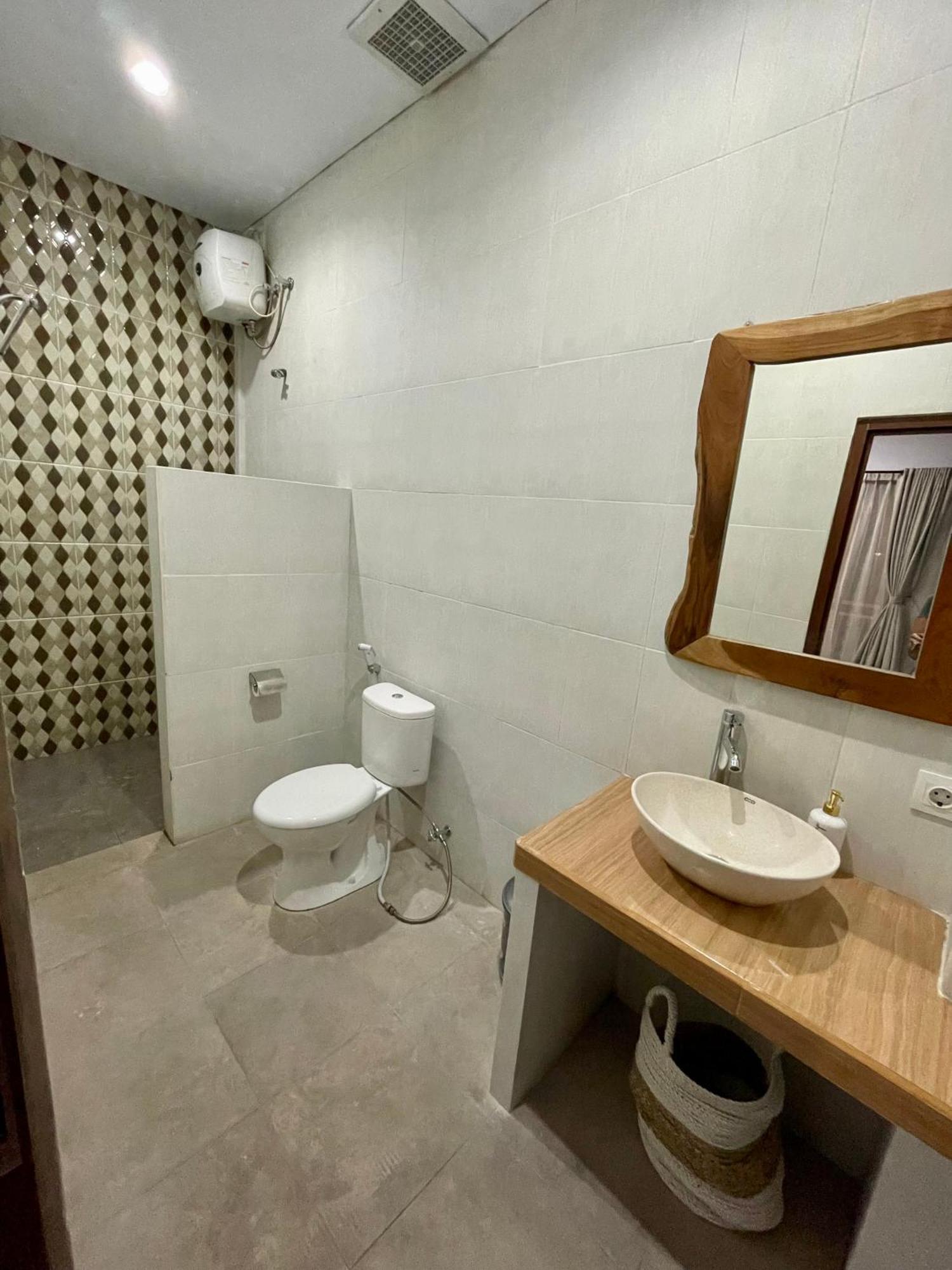 Chua Guest House Canggu Екстериор снимка